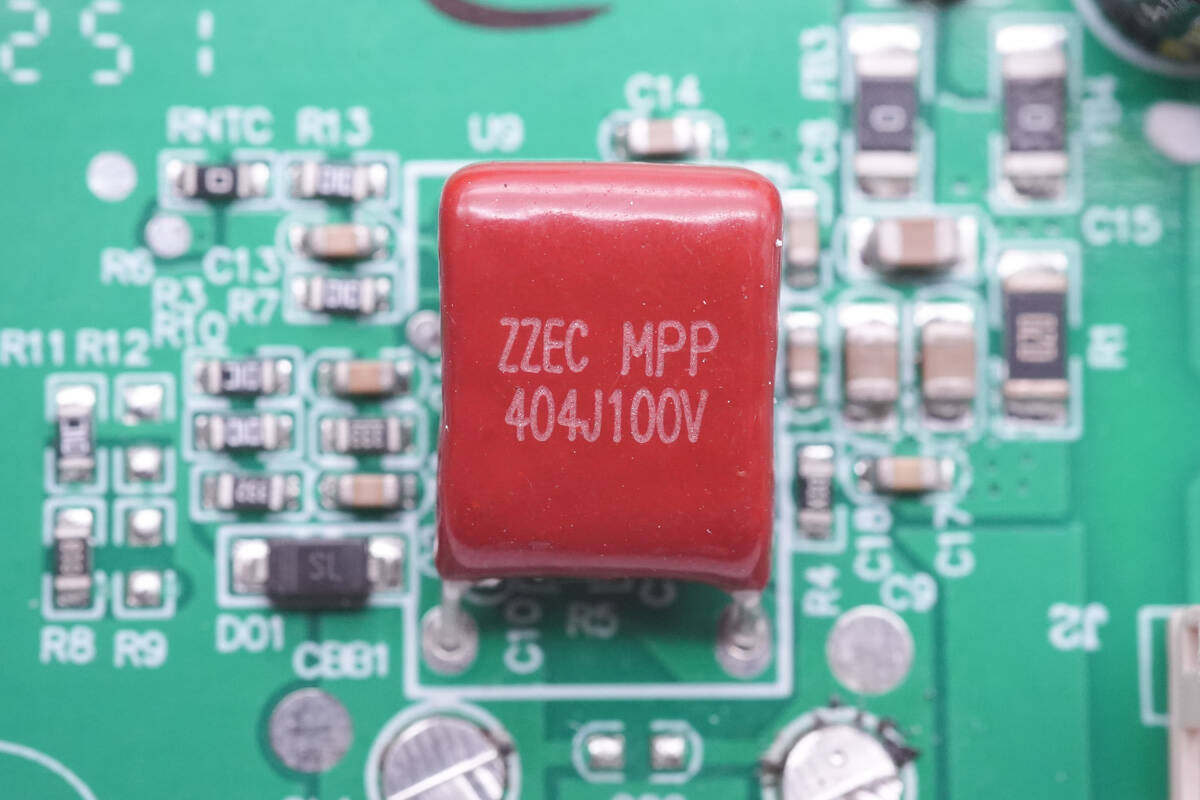 ZZEC无线充电容.jpeg